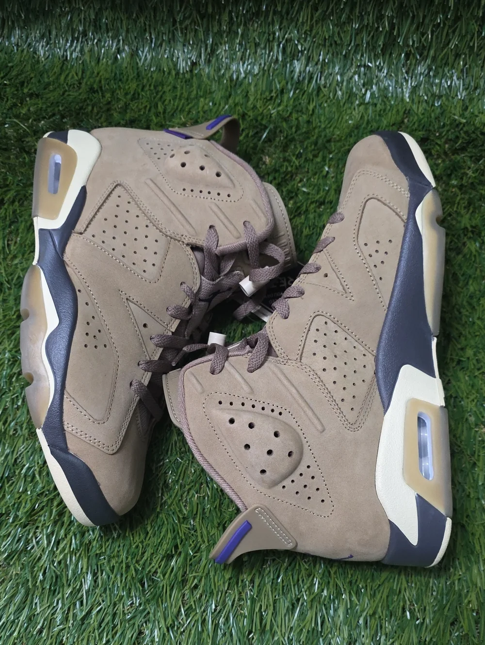 Jordan 6 RetroGore-Tex Brown Kelp. Size 10 M OR 11 W.